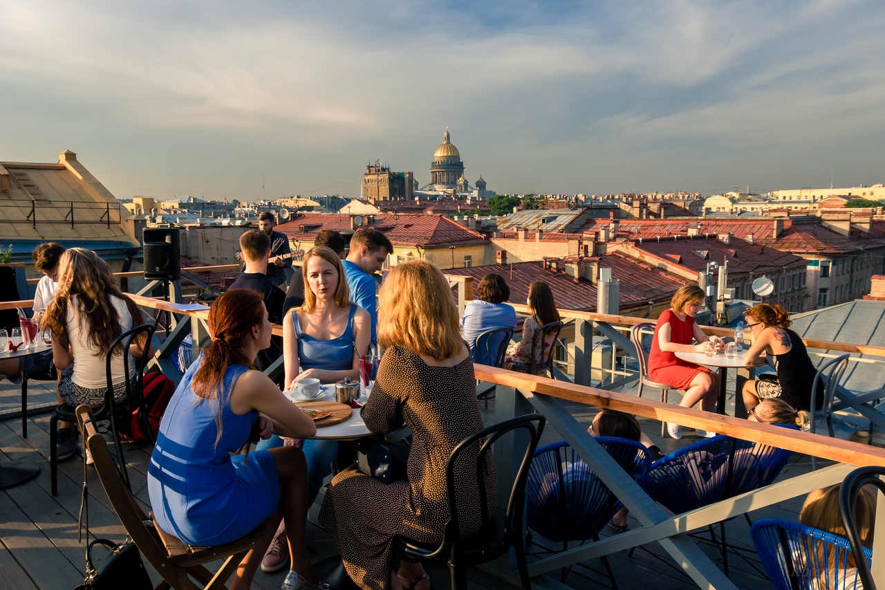 Rooftop bar Sky and Wine